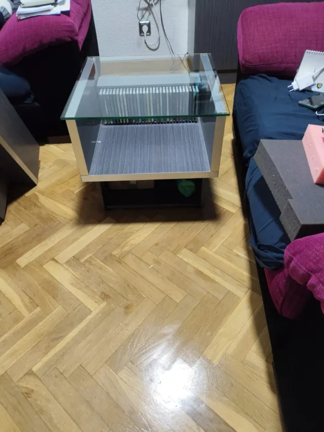 Mesa baja de salón y  auxiliar madera de calidad