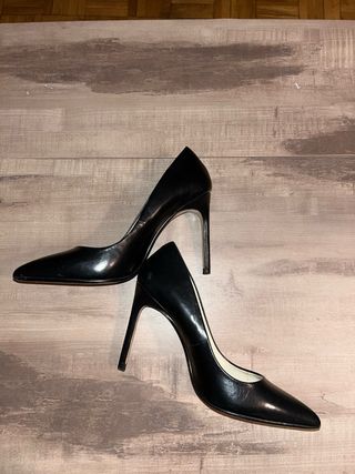 Zapatos de tacón Zara negros