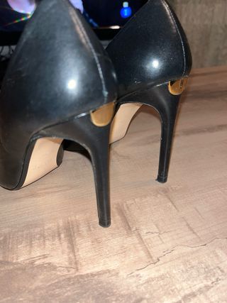 Zapatos de tacón Zara negros