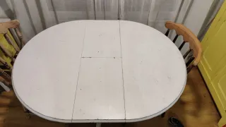 Mesa redonda de madera estilo cottage