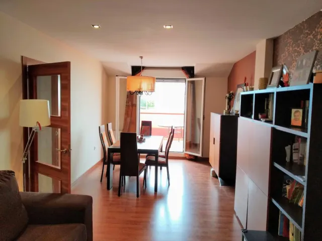 Se vende o alquila ático en Villena