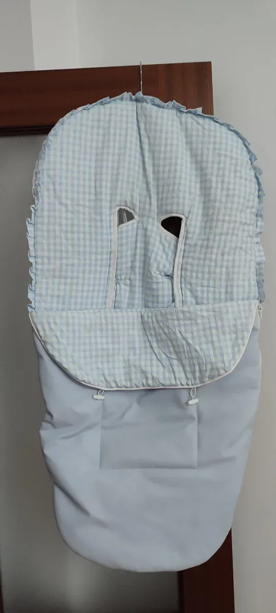 Saco para silla de bebé a cuadros
