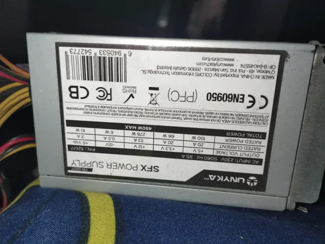 Torre PC con Fuente de Alimentación