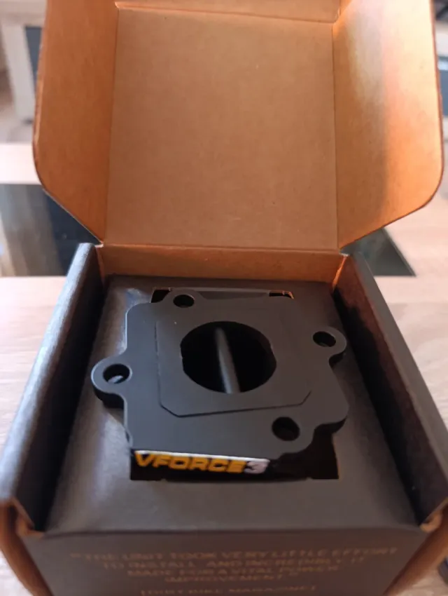 Caja de láminas VForce 3 minarelli nueva