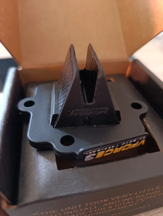 Caja de láminas VForce 3 minarelli nueva