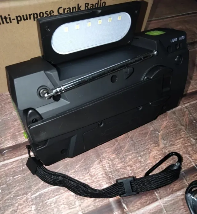 Radio Manivela con Panel Solar Linterna AM/FM