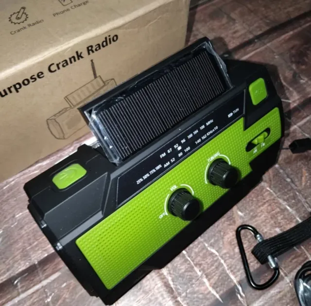Radio Manivela con Panel Solar Linterna AM/FM