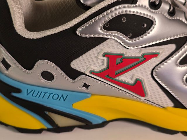 Louis Vuitton Corredor Tatic Plateado taglia 44