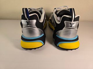 Louis Vuitton Corredor Tatic Plateado talla 44