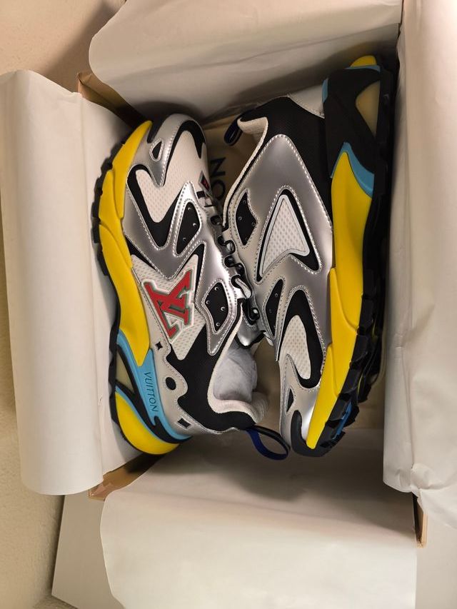 Louis Vuitton Corredor Tatic Plateado taglia 44