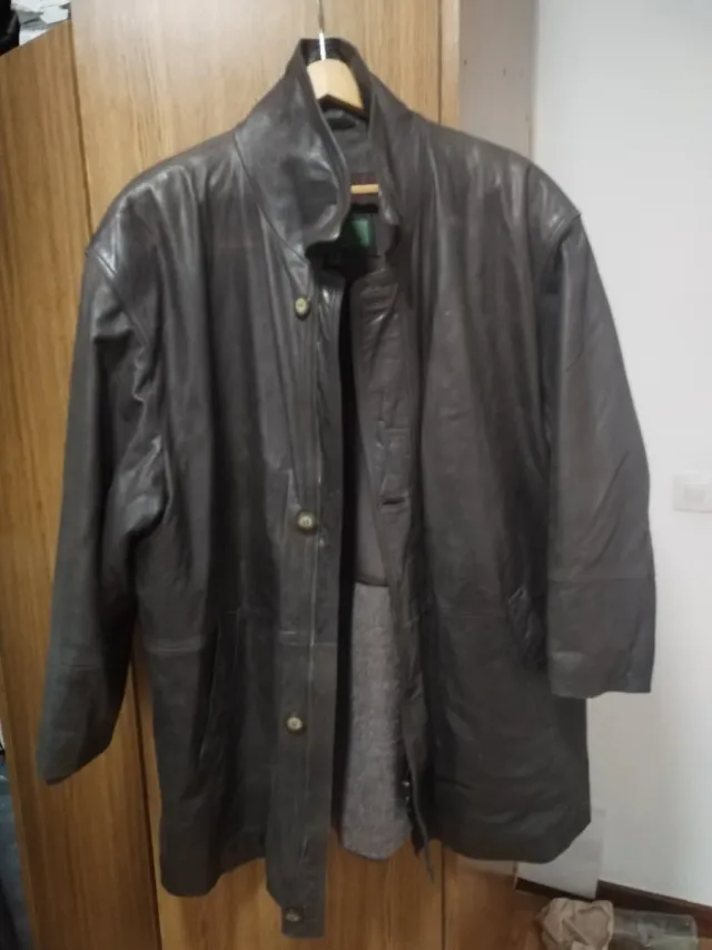 Chaqueta de piel marrón