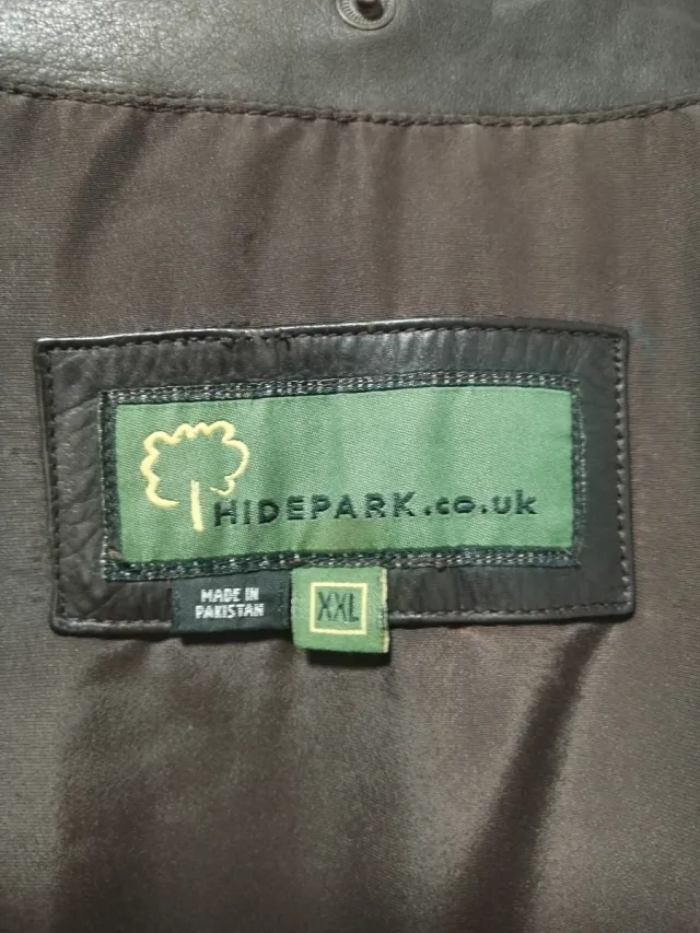 Chaqueta de piel marrón