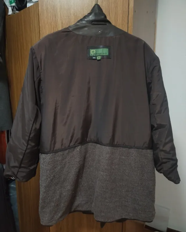 Chaqueta de piel marrón