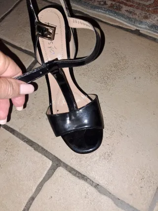 Scarpe vernice nere  Tacco