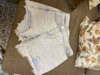 Falda pantalón vaquera desgastada