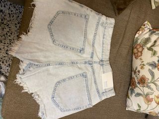 Falda pantalón vaquera desgastada