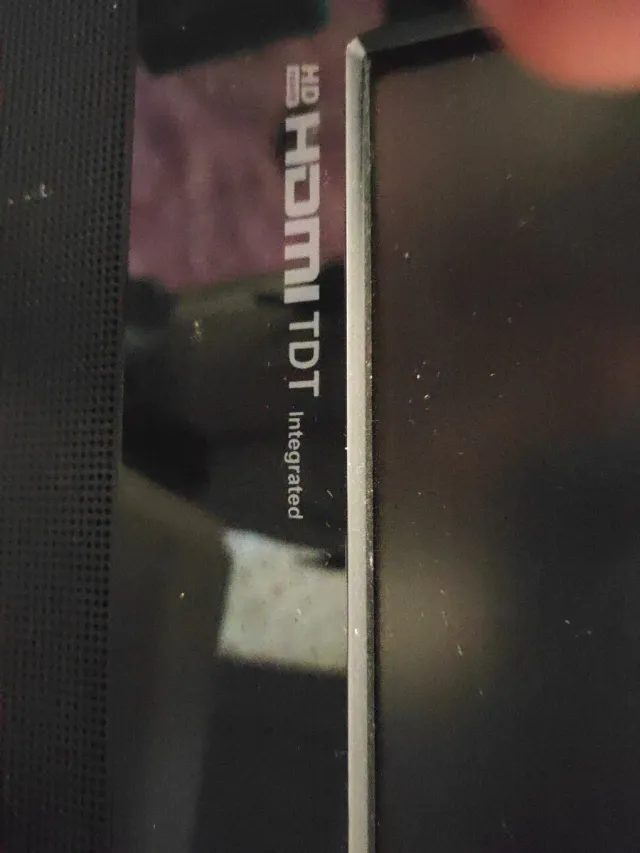 Televisión OKI Negra.HD Ready. HDMI TDT integrated