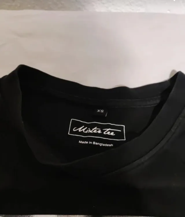 Camiseta Mister Tee Negra Manga Corta