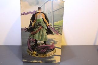 Figura Roronoa Zoro 3 espadas