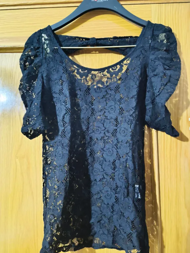 Top encaje negro lazo espalda