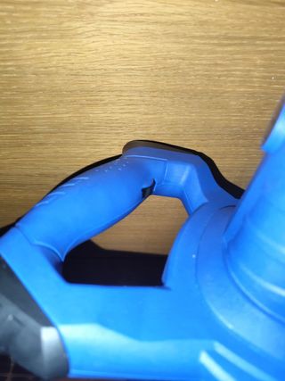 Batidora de construcción azul