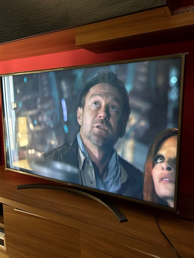 TV LG 50 4K HDR Curva Negra/Plateada.