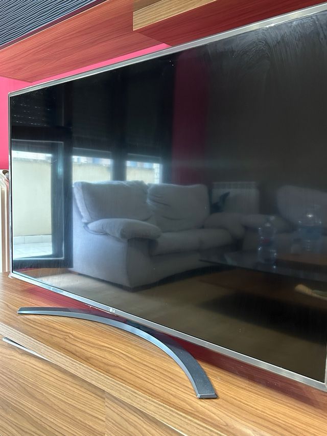TV LG 50 4K HDR Curva Negra/Plateada.