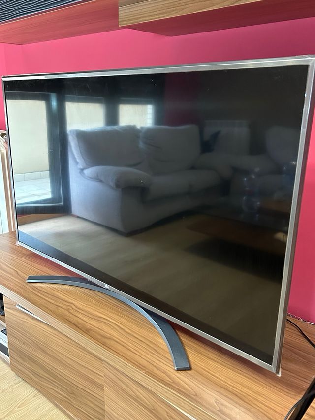 TV LG 50 4K HDR Curva Negra/Plateada.