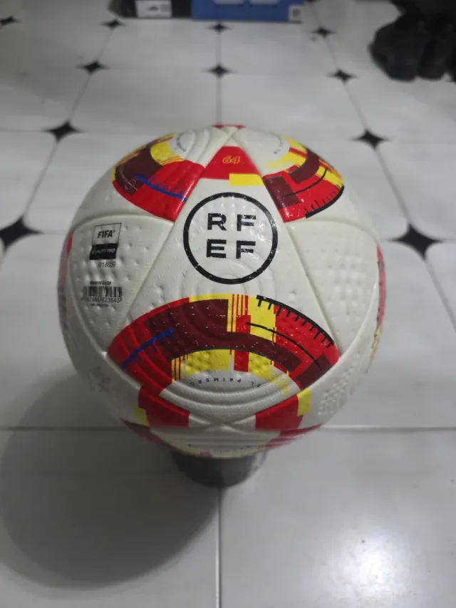 Balón de fútbol RF EF FIFA