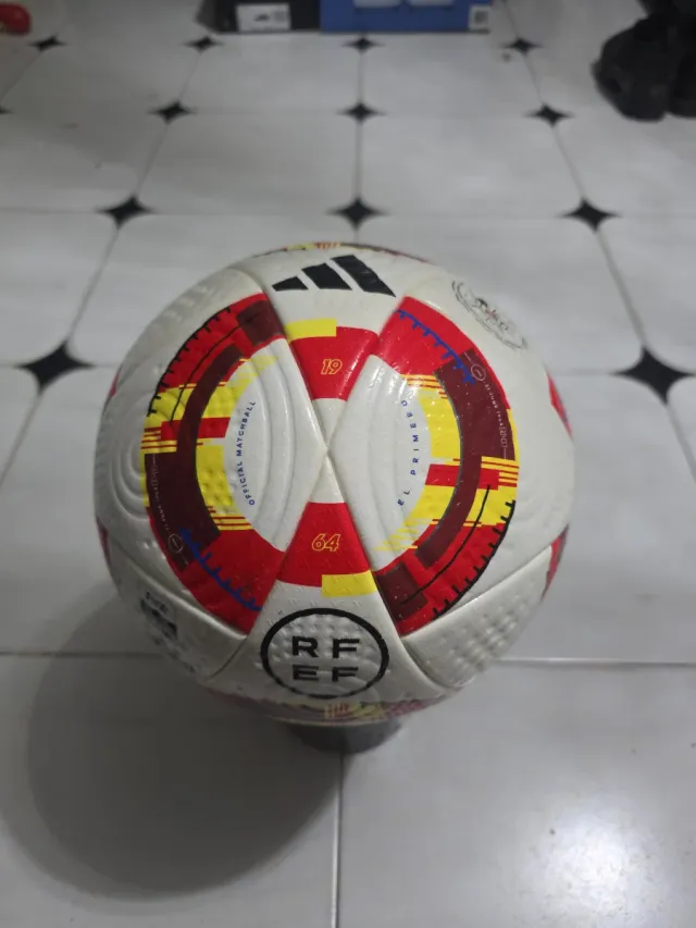Balón de fútbol RF EF FIFA