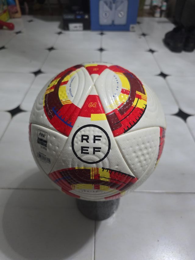 Balón de fútbol RF EF FIFA