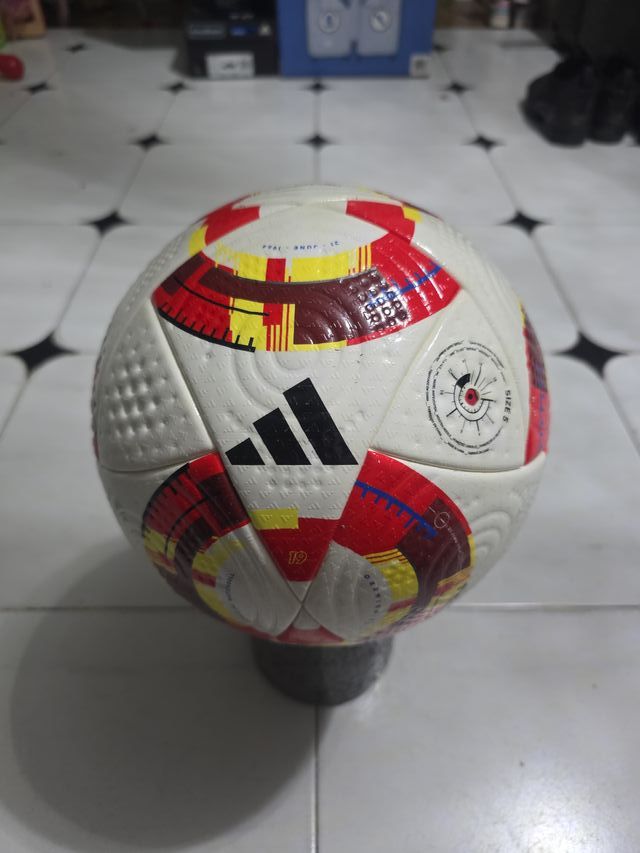 Balón de fútbol RF EF FIFA
