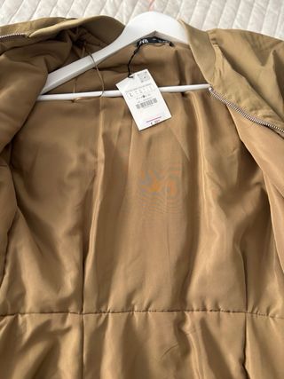 Mono acolchado ZARA verde militar Talla L