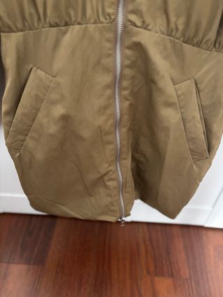 Mono acolchado ZARA verde militar Talla L