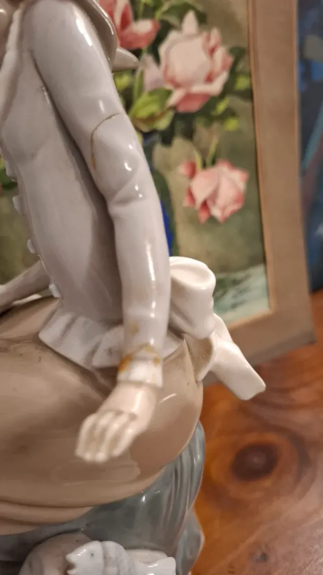 Figura originale Lladró di una donna seduta