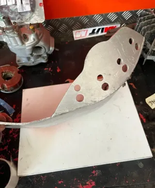 Cubrecarter KTM 250F 4T Aluminio