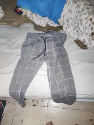 Pantalones Bershka cuadros grises hombre