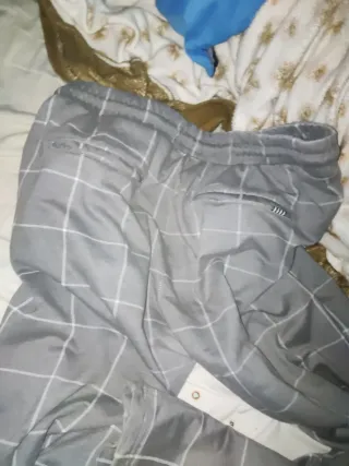 Pantalones Bershka cuadros grises hombre