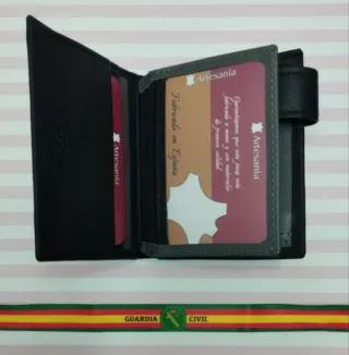 CARTERA MONEDERO PIEL DISEÑO GC + REGALO PULSERA