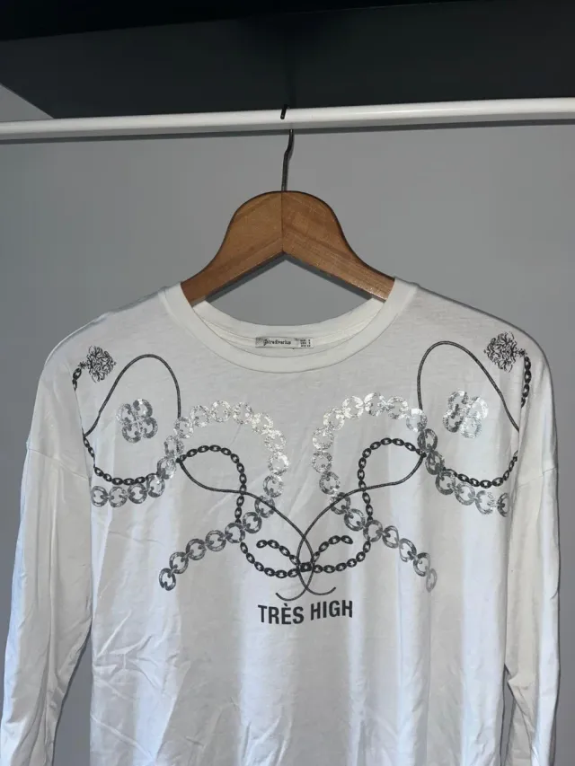 Camiseta Stradivarius blanca con estampado