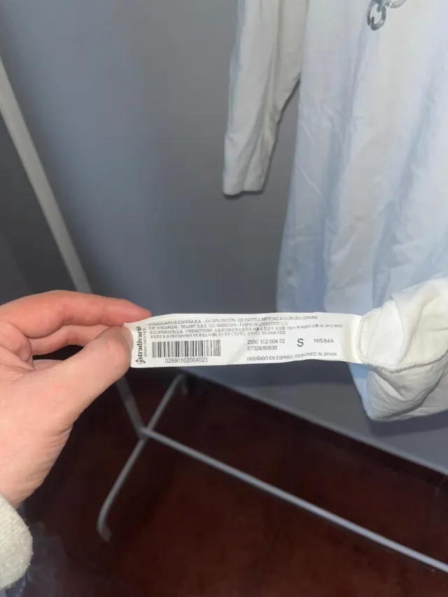 Camiseta Stradivarius blanca con estampado