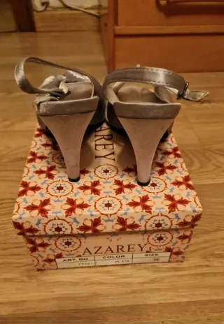 Zapatos de tacón plateados Azarey talla 39