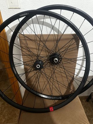 Par Ruedas Fulcrum aluminio