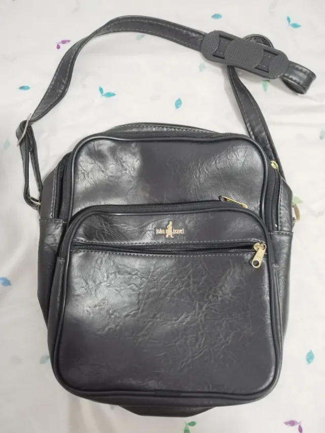 Mariconera Negra Piel Sintética