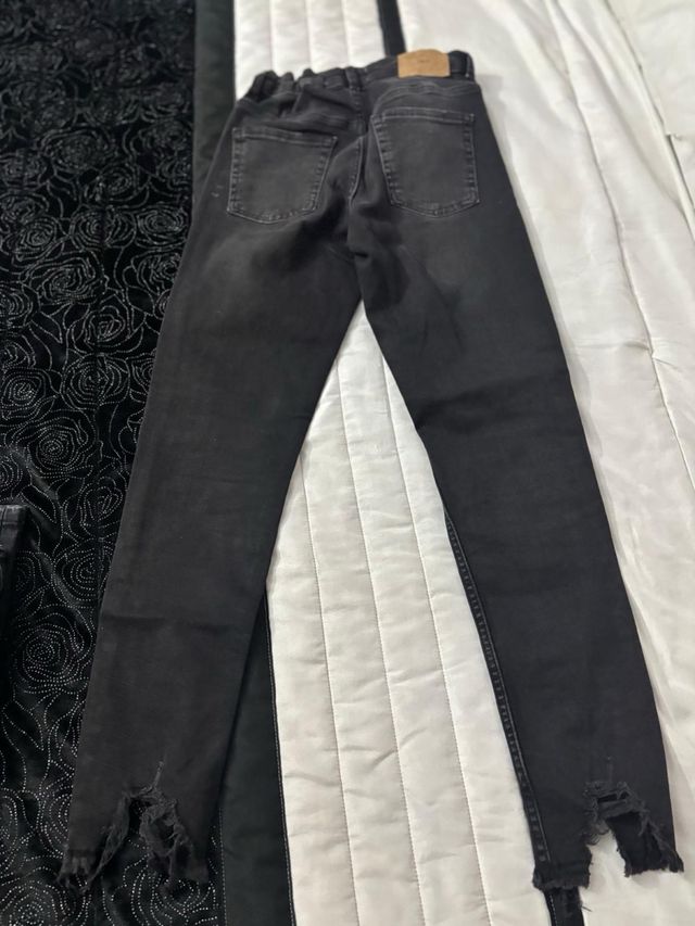 Jeans pitillo Zara niña desgastados