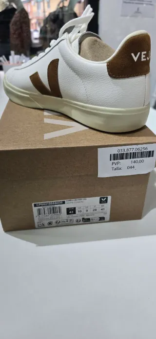 Zapatillas Veja Blancas y Marrones