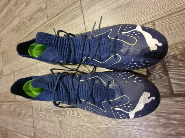 Botas de fútbol Puma para césped artificial