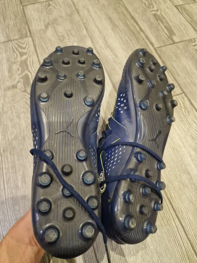 Botas de fútbol Puma para césped artificial