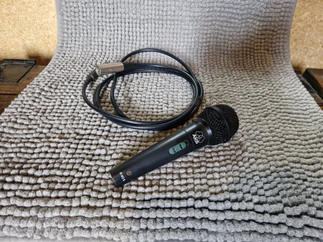3 Micrófono AKG D401 Negro