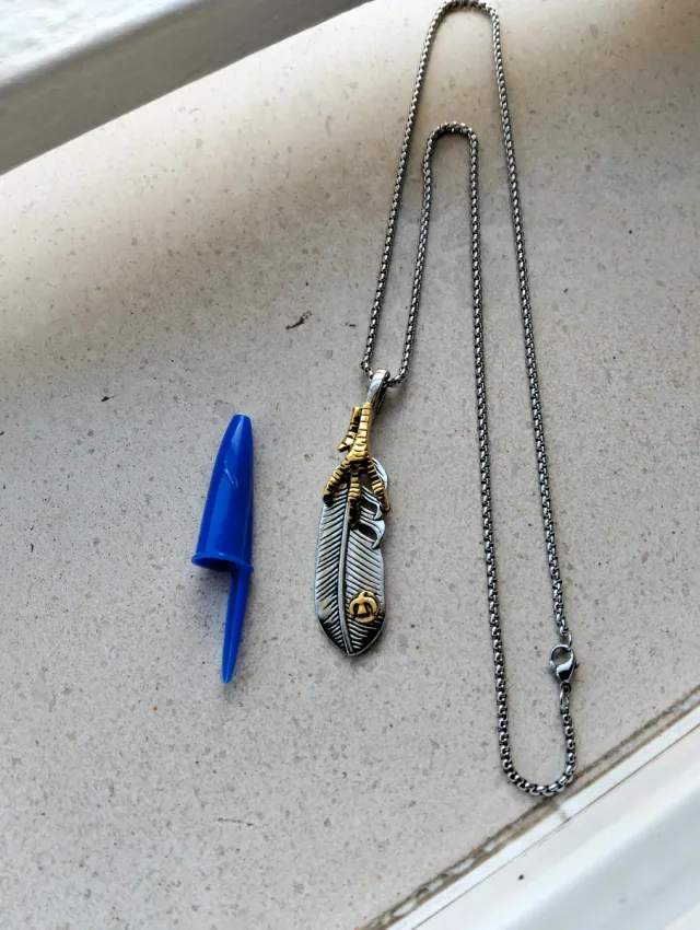 Colgante Pluma con Cadena